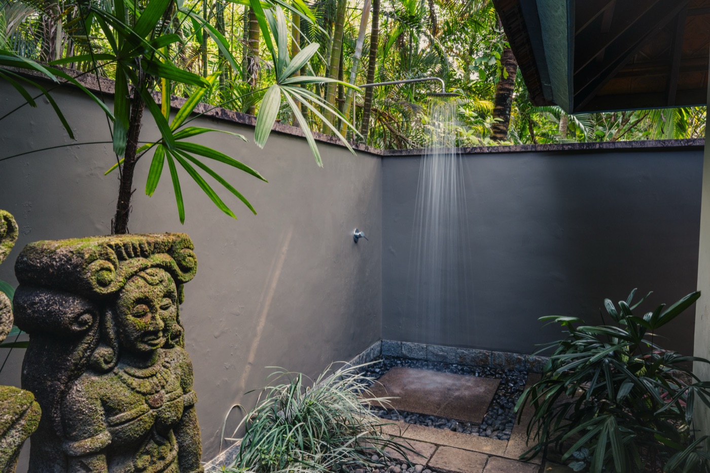 Stone bathing court